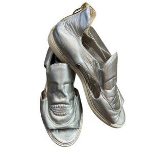 Bakers Elite Skull Embossed Leather Sandals Womens 10 EU 41 Metallic Silver FLAW
